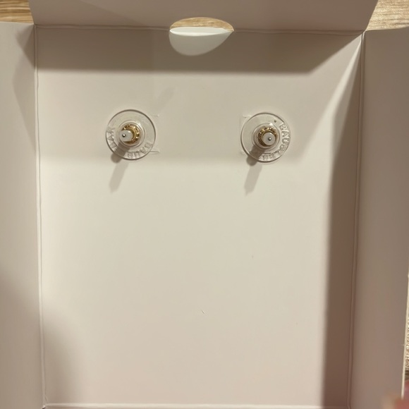 Disney Parks x Baublebar Heart Eyes Donald and Daisy Duck Stud Earrings - Picture 4 of 5